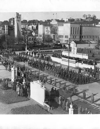 Parade in Janonio (Vienybės) Square